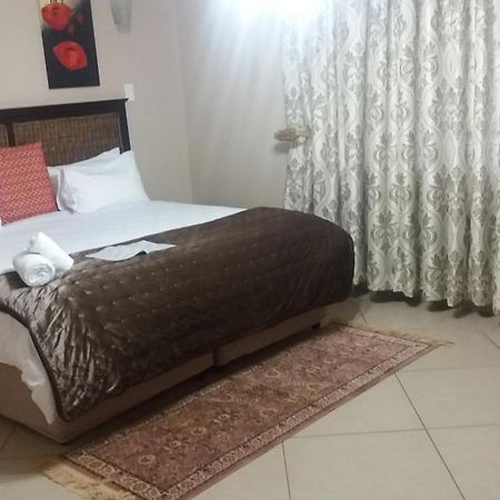 Nongoma Lodge & Inn Cc Habitación foto